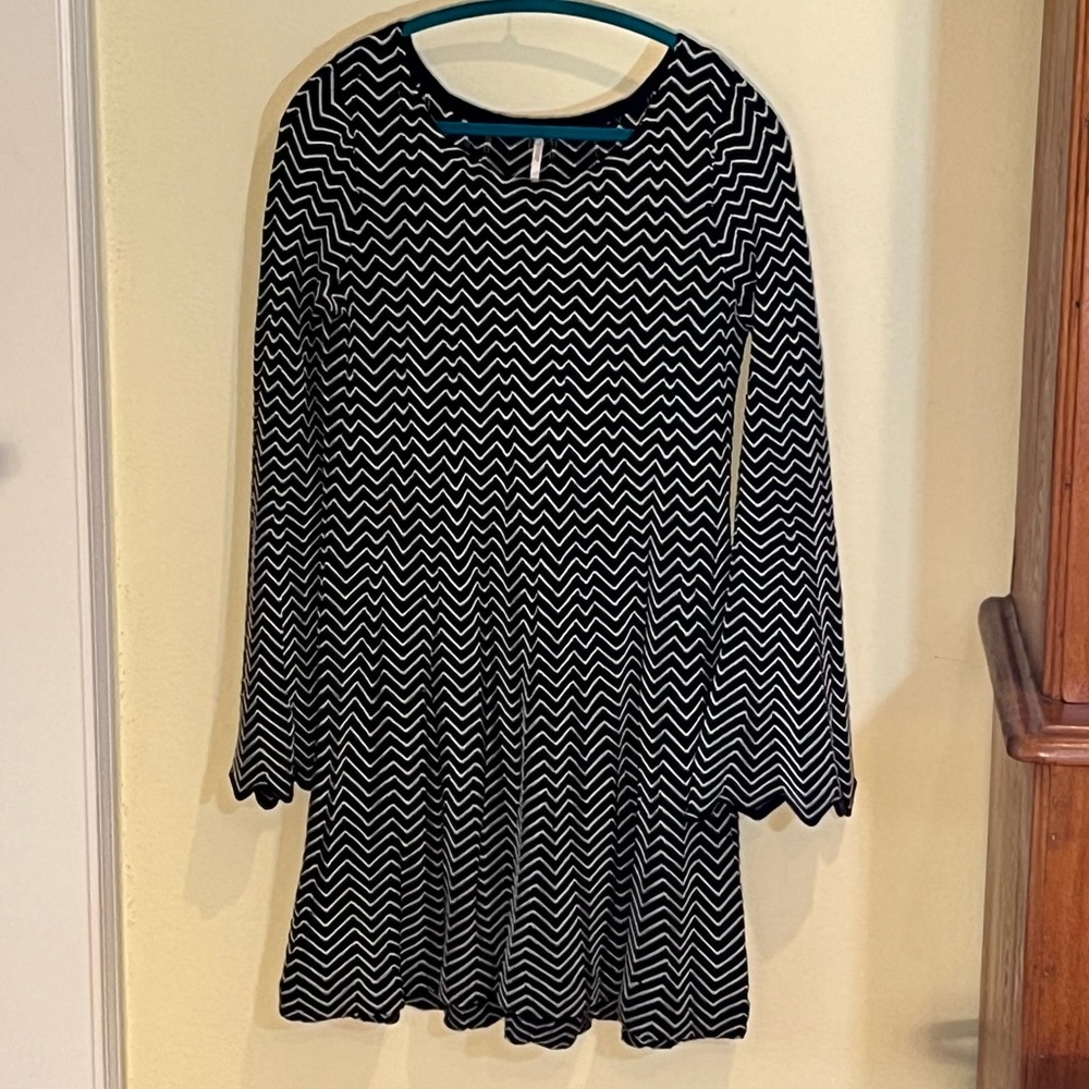 Free People knit dress Black White Chevron Pattern, Stretchy, Comfy Cute Dress S